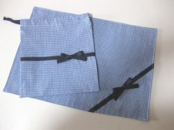 画像1: サイズいろいろ　ランチョンマット＋巾着セット　ブルーギンガム×紺リボン