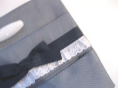 画像1: 外付けポケット　グレー×紺リボン　安全ピンタイプ